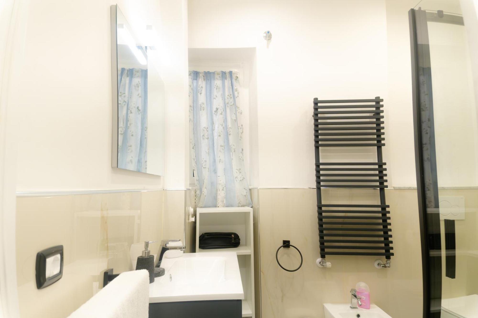 Marassi Suite Генуя Экстерьер фото